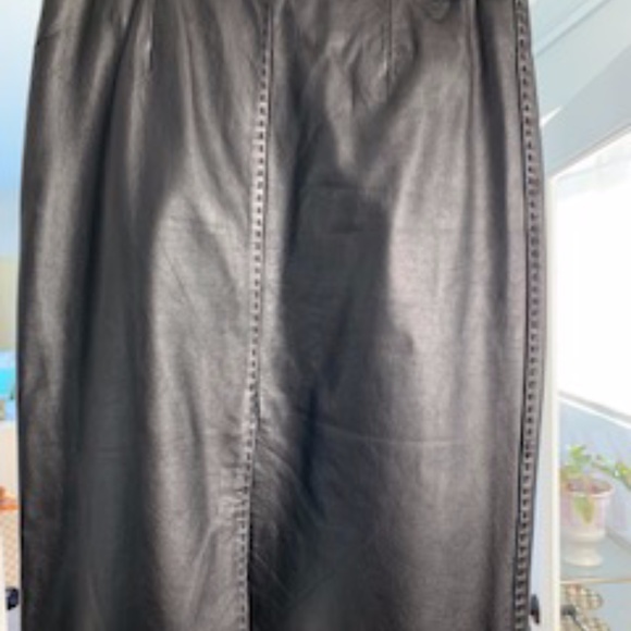 BLACK LEATHER SKIRT - Picture 1 of 4